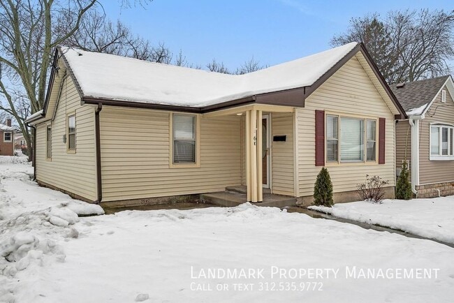 Building Photo - 6 E Eureka Dr
