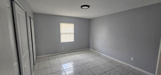 Building Photo - 2 BEDROOM / 2 BATH APARTMENT (GOLDEN KEY APARTMENTS) NEAR THE FLORIDA MALL