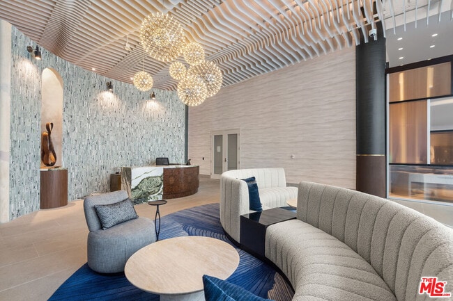 Building Photo - 6250 Hollywood Blvd