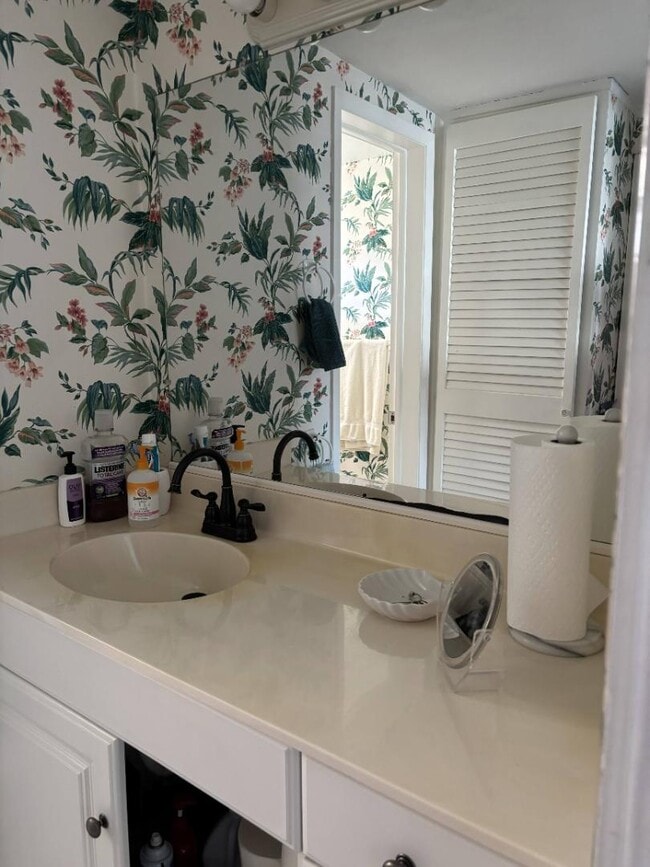 Building Photo - 4330 Falmouth Dr