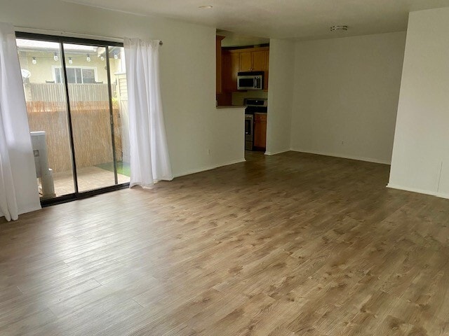 Building Photo - 1676 Maple Ave