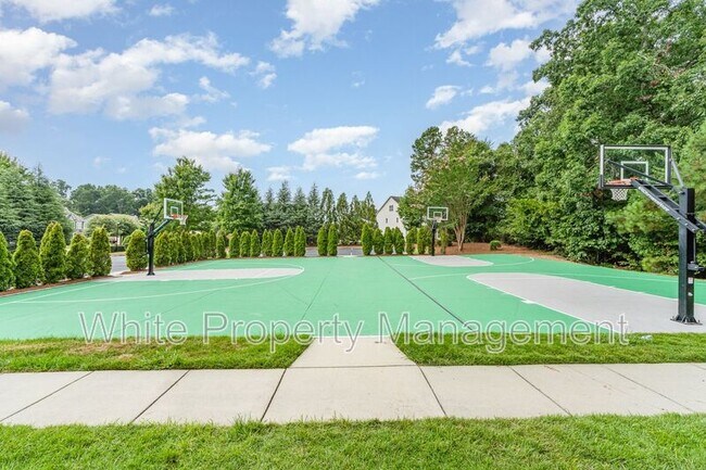 Building Photo - 209 Forsythia Ln