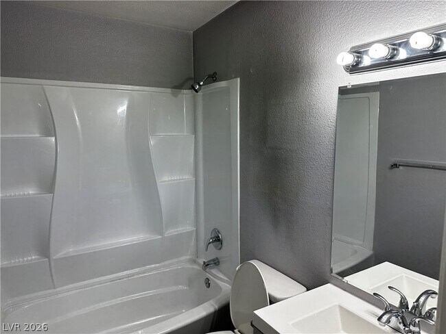 Building Photo - 3915 Cll Tereon