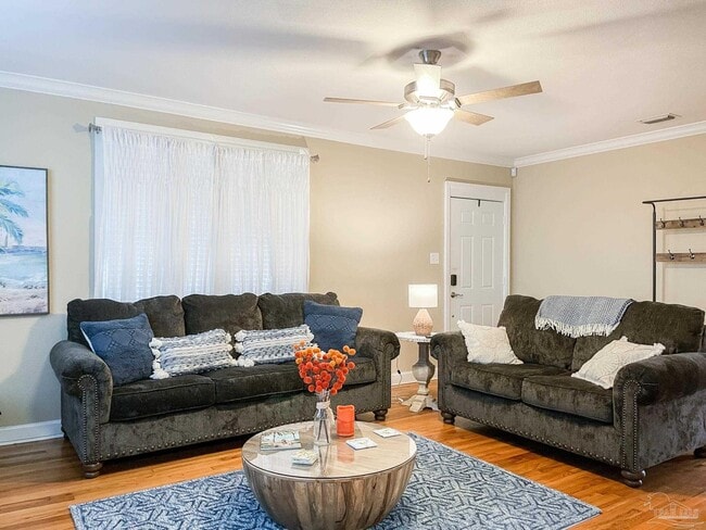 Building Photo - 1618 W Garden St