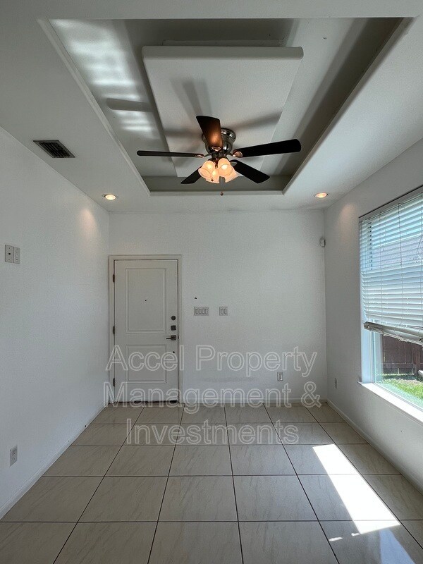 Building Photo - 214 Fig Dr