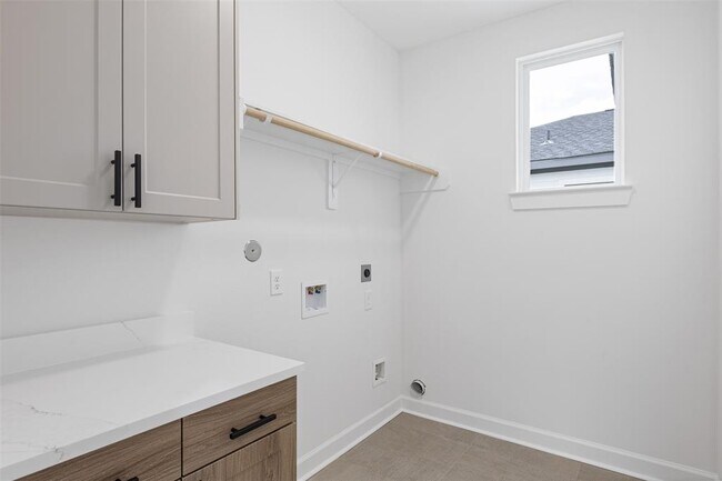 Building Photo - 3613 Gano St