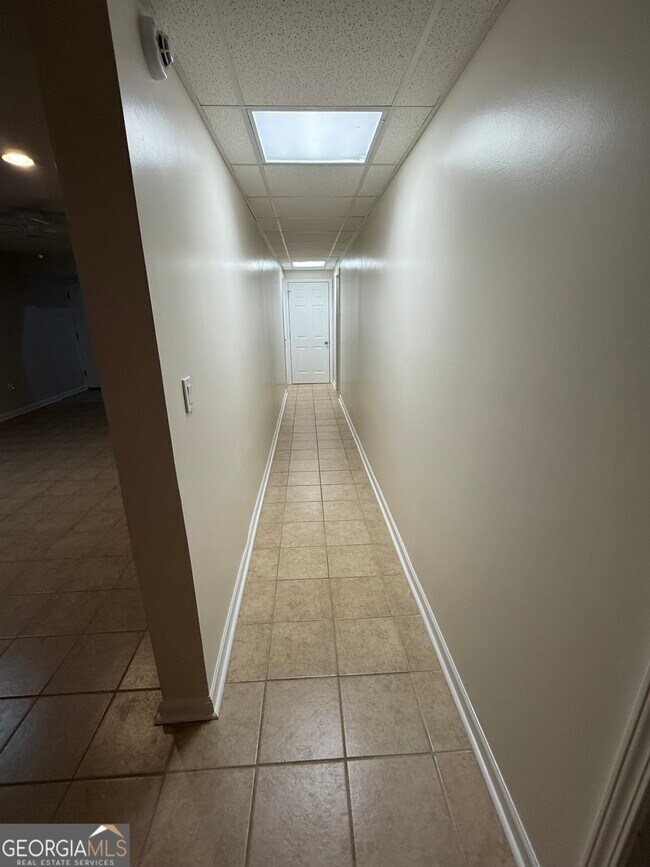 Building Photo - 455 Waterway Dr SW