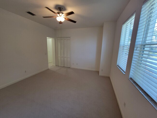 Building Photo - 685 Pacific Grove Dr