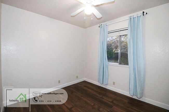 Building Photo - 2272 Wilson Ave