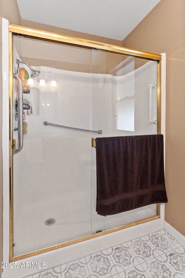 Building Photo - 10229 W Bolivar Dr