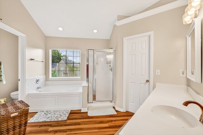 Building Photo - Spacious Living in the Heart of Whitehall