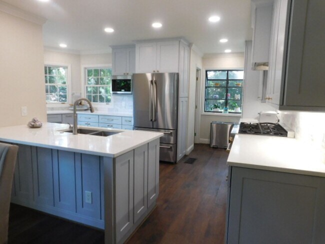 Building Photo - Beautiful Custom Unfurnished Home Located In Sea Pines Resort