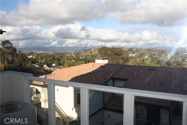 Building Photo - 30902 Club House Dr