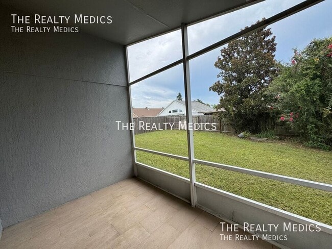 Building Photo - 833 Brightview Dr