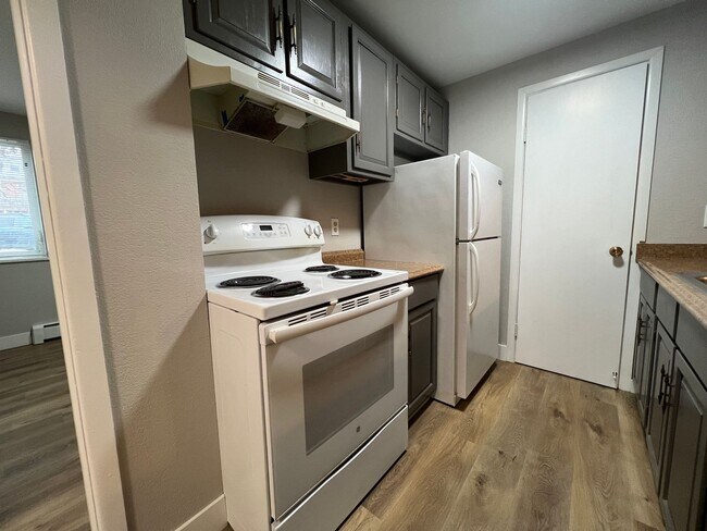 Building Photo - Mathews634 (KC-DT)