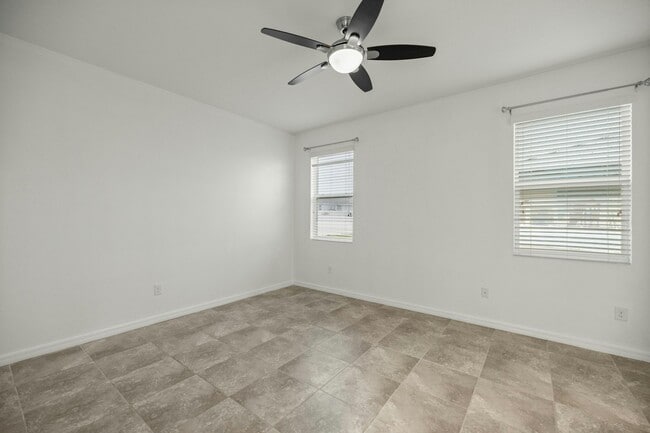 Building Photo - 5023 SW 58th Pl