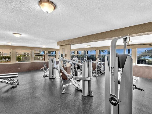 Building Photo - 5200 N Ocean Blvd