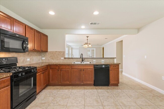 Building Photo - 322 Salado Creek Ln