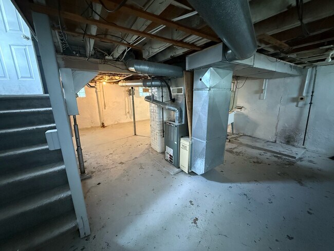 Building Photo - 992 Neptune Ave