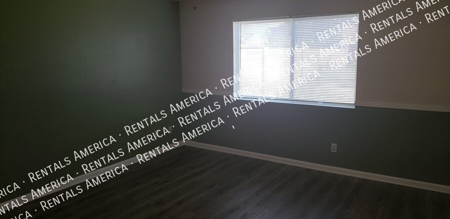 Building Photo - 15827 W Yavapai St