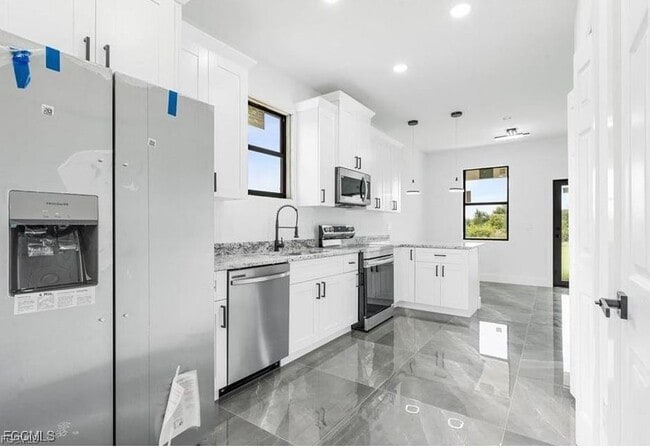 Building Photo - 4405 E 18th St