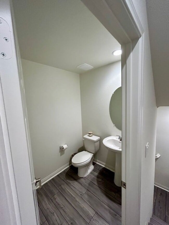 Building Photo - 2 Bed Townhouse in San Marcos