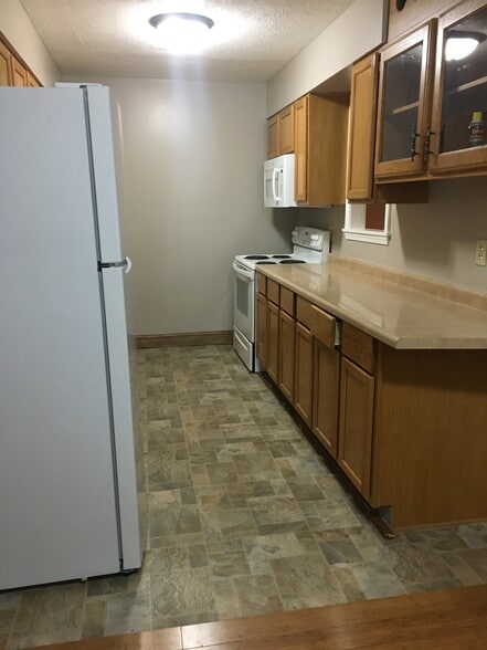 Kitchen - 4337 Edison Cir