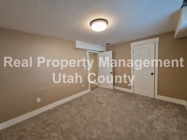 Building Photo - 1624 S 210 W