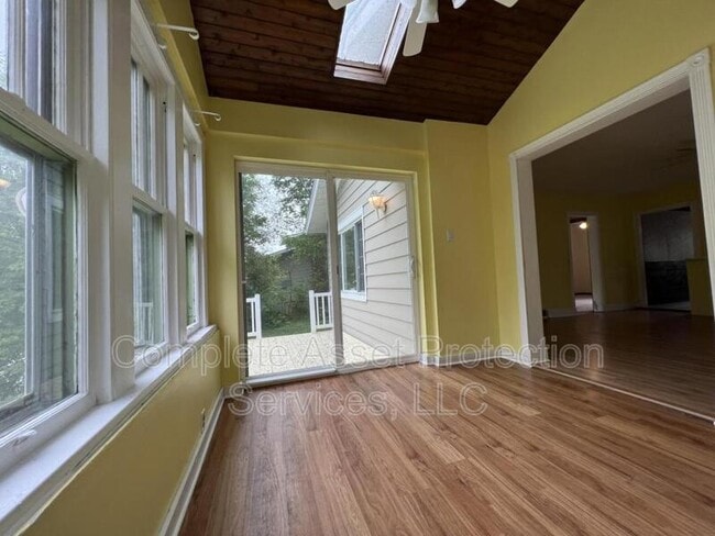 Primary Photo - 825 E Cleveland Ave