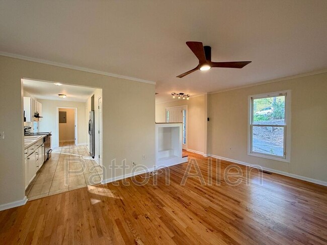 Building Photo - 92 Westover Dr