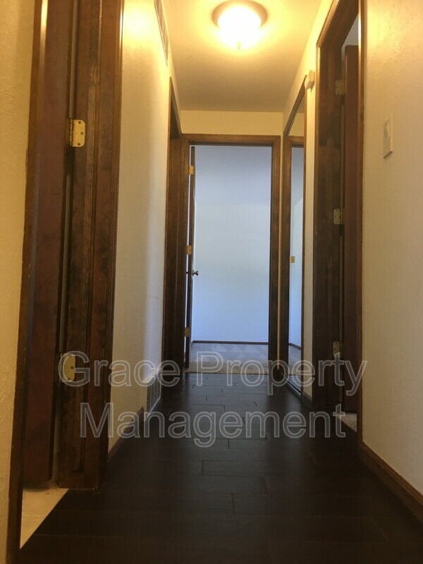 Building Photo - 9908 W 70th Pl