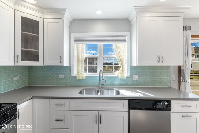 Building Photo - 417 Van Gogh Cir