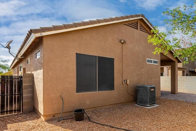 Building Photo - 8431 S Egyptian Dr