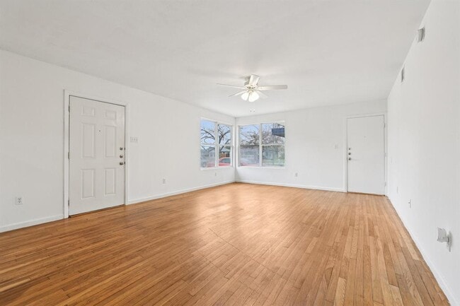 Building Photo - 4302 Harmon Ave