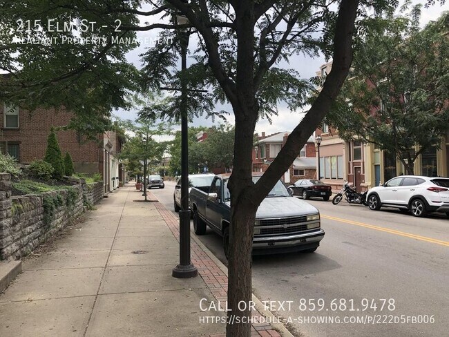 Building Photo - 215 Elm St