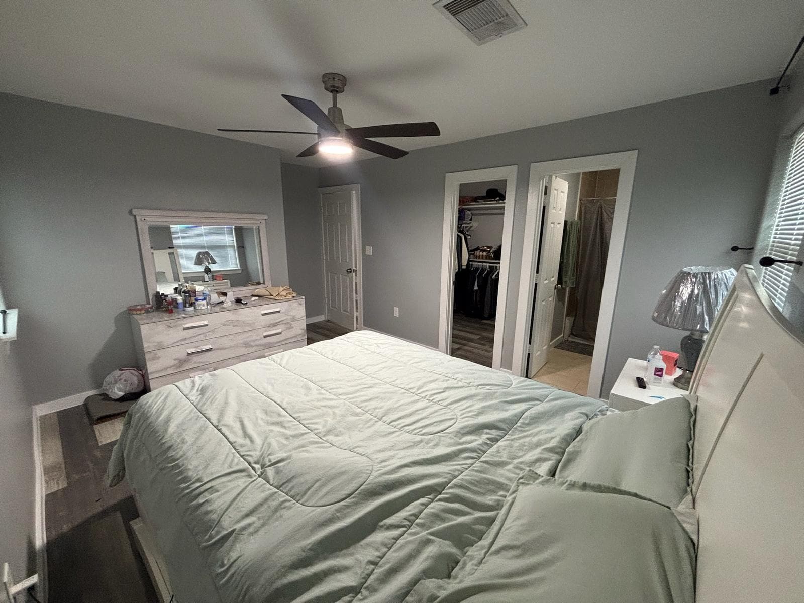 Building Photo - 8220 Crestview Dr