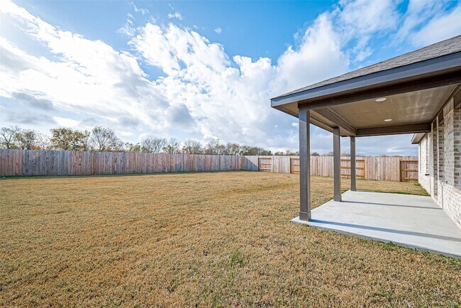 Building Photo - 532 Comal Trl