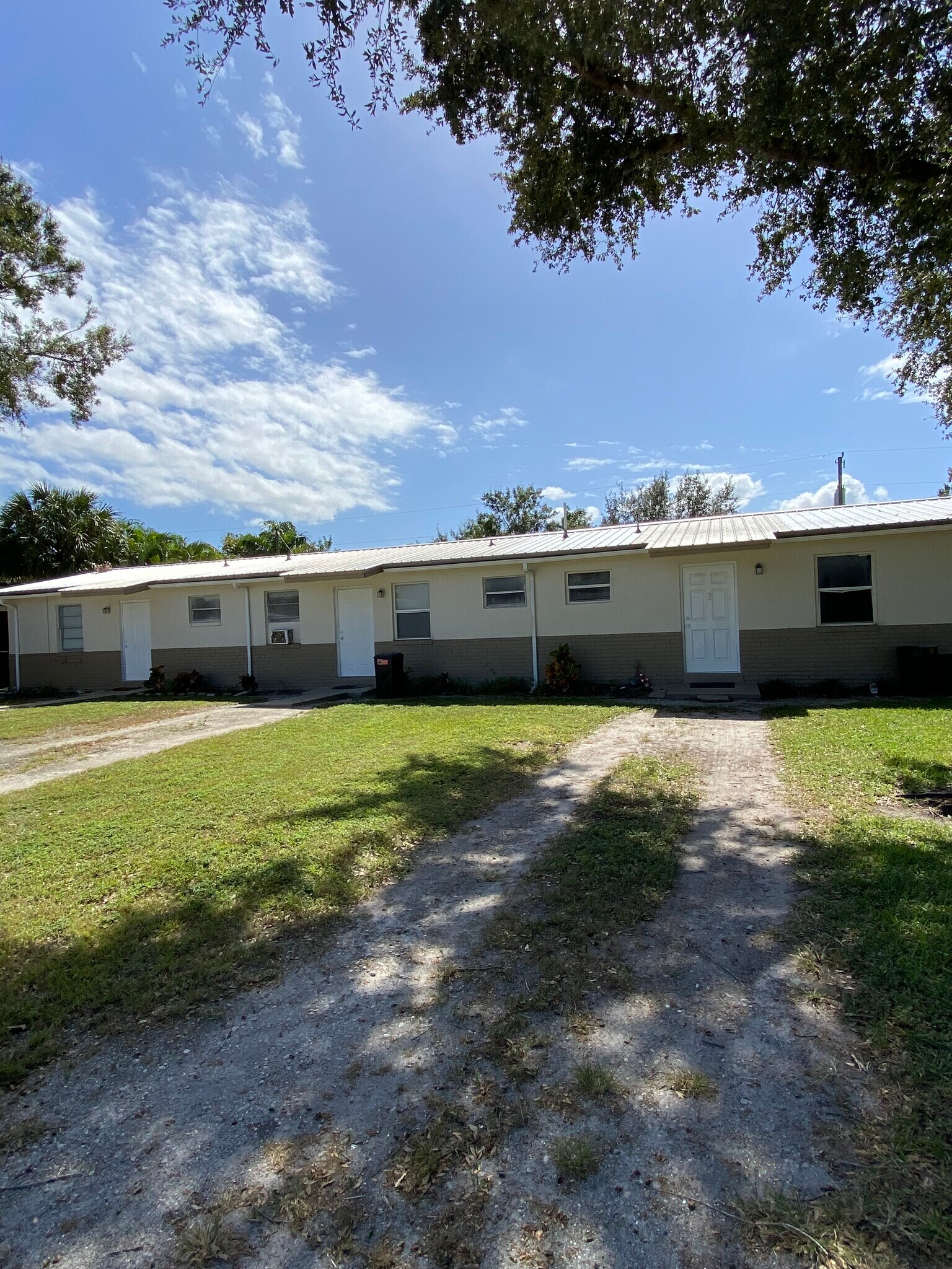 Building Photo - 384 Avenue N