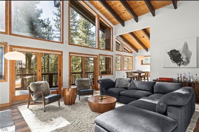 Building Photo - Mountain Modern Retreat