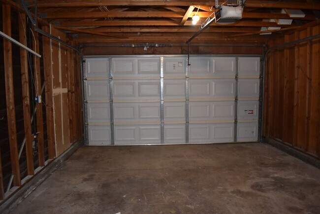 Building Photo - Updated and Well Maintained Winters Home!