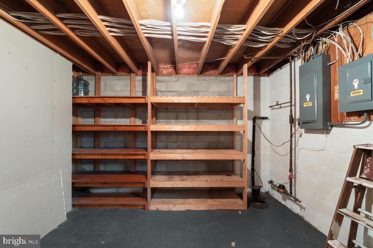 Storage - 825 Washington Rd