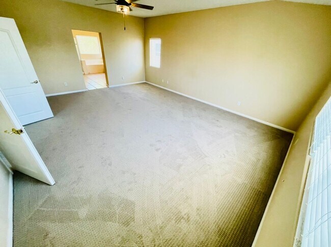 Building Photo - 4-Bedroom Home with Pool, Spa & 3-Car Garage