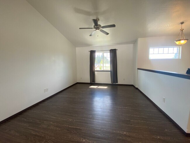 Building Photo - 4 bedrooms 3 baths-Mead School District Ho...