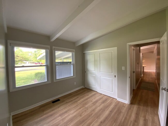Building Photo - Charming 3 Bedroom Ranch in Heart of Upper Arlington
