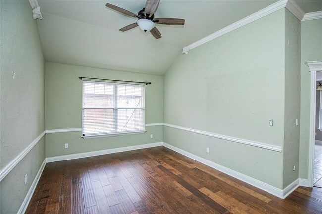 Building Photo - 3800 SE 8th St