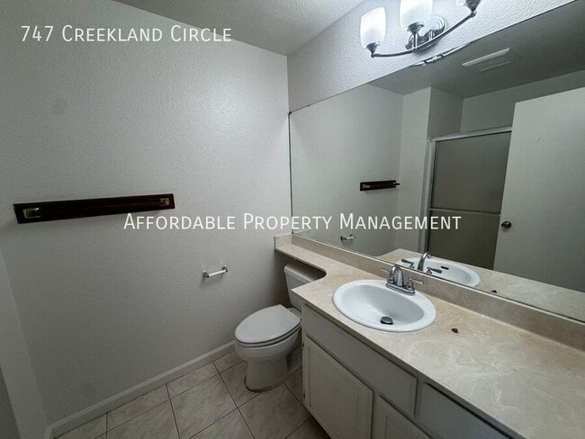 Building Photo - 747 Creekland Cir