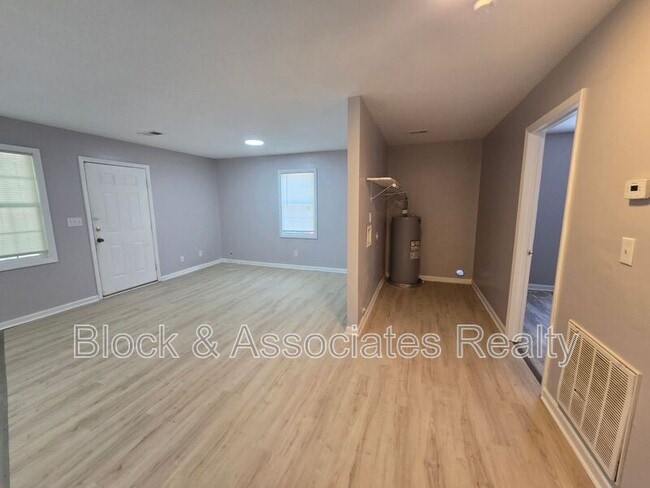 Building Photo - 1302 Bencini Pl