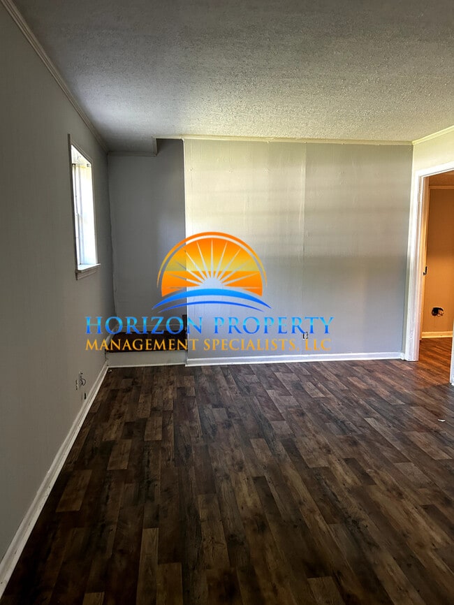 Building Photo - 2727 Clayton Dr NW