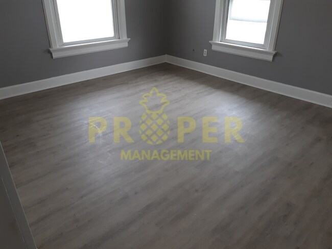 Building Photo - Amazing 4 bedrooms 1.5 bathroom house for ...