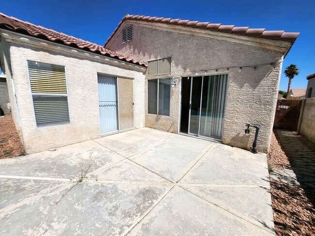 Building Photo - 137 Windy Creek Ave